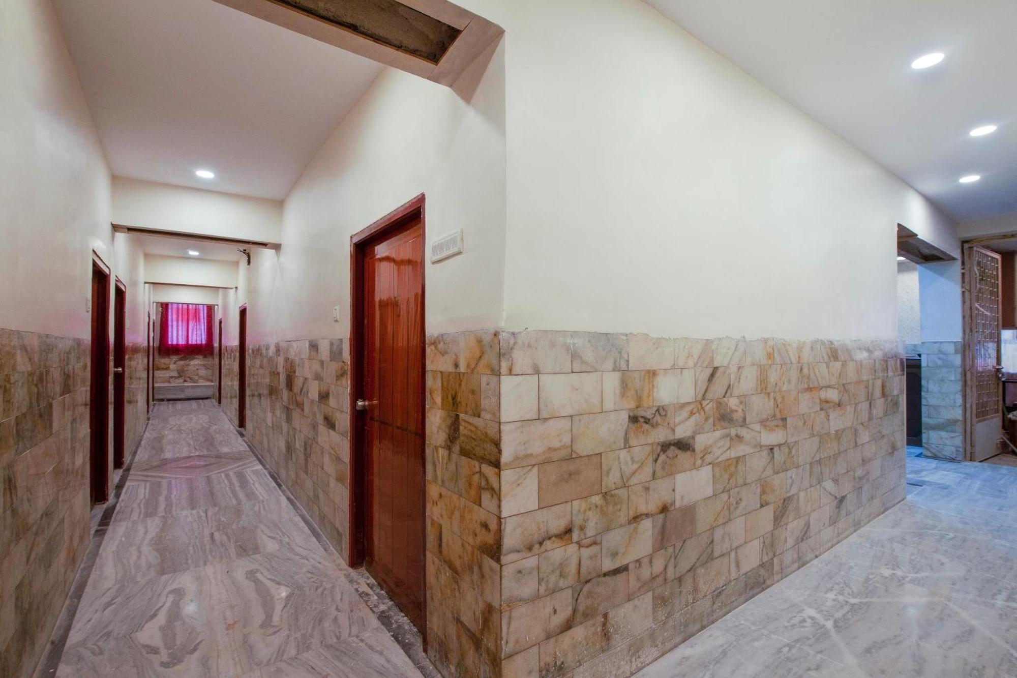Super Hotel O Holiday Rani Gunj Opp Punjab National Bank Secundurabad Extérieur photo