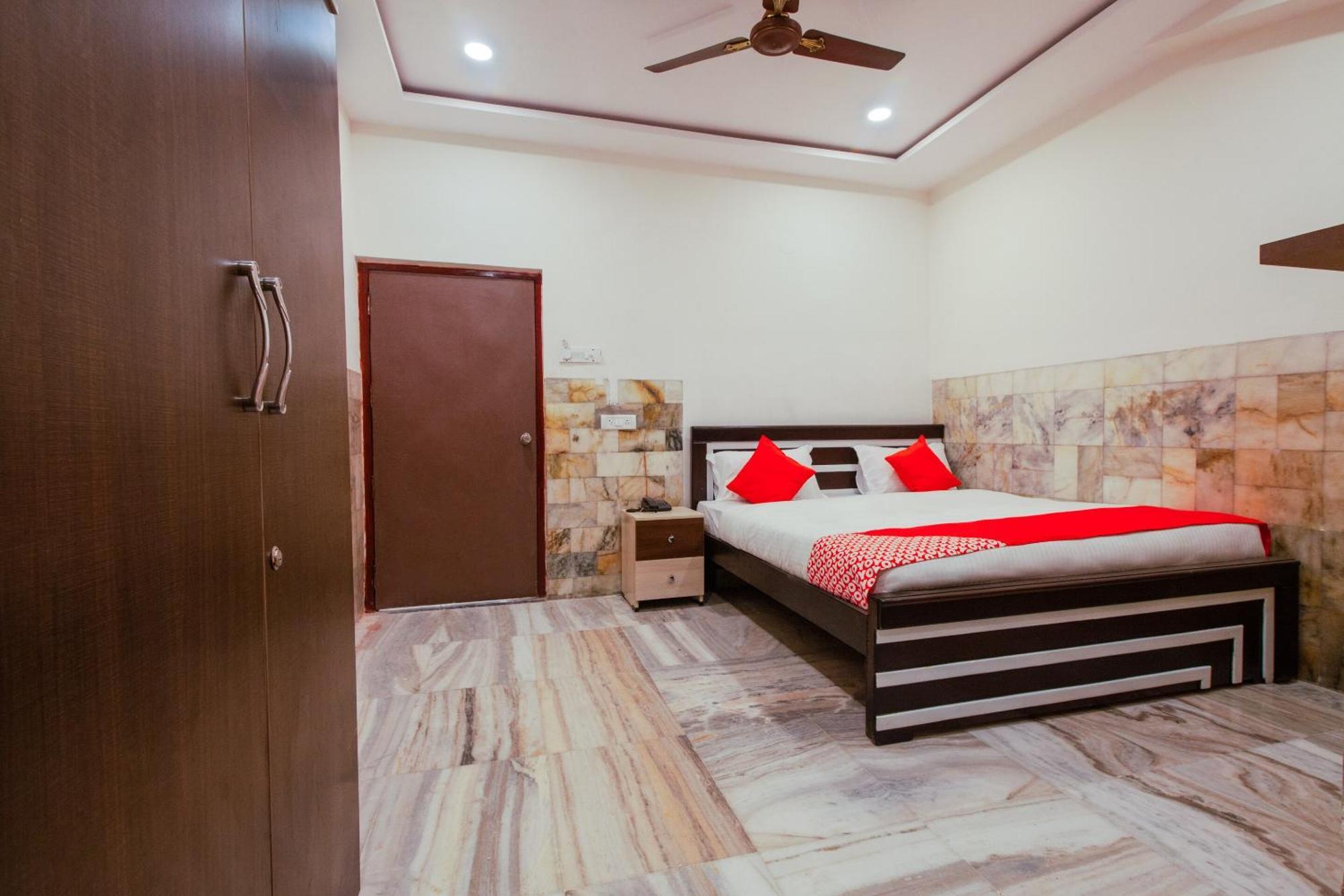 Super Hotel O Holiday Rani Gunj Opp Punjab National Bank Secundurabad Extérieur photo