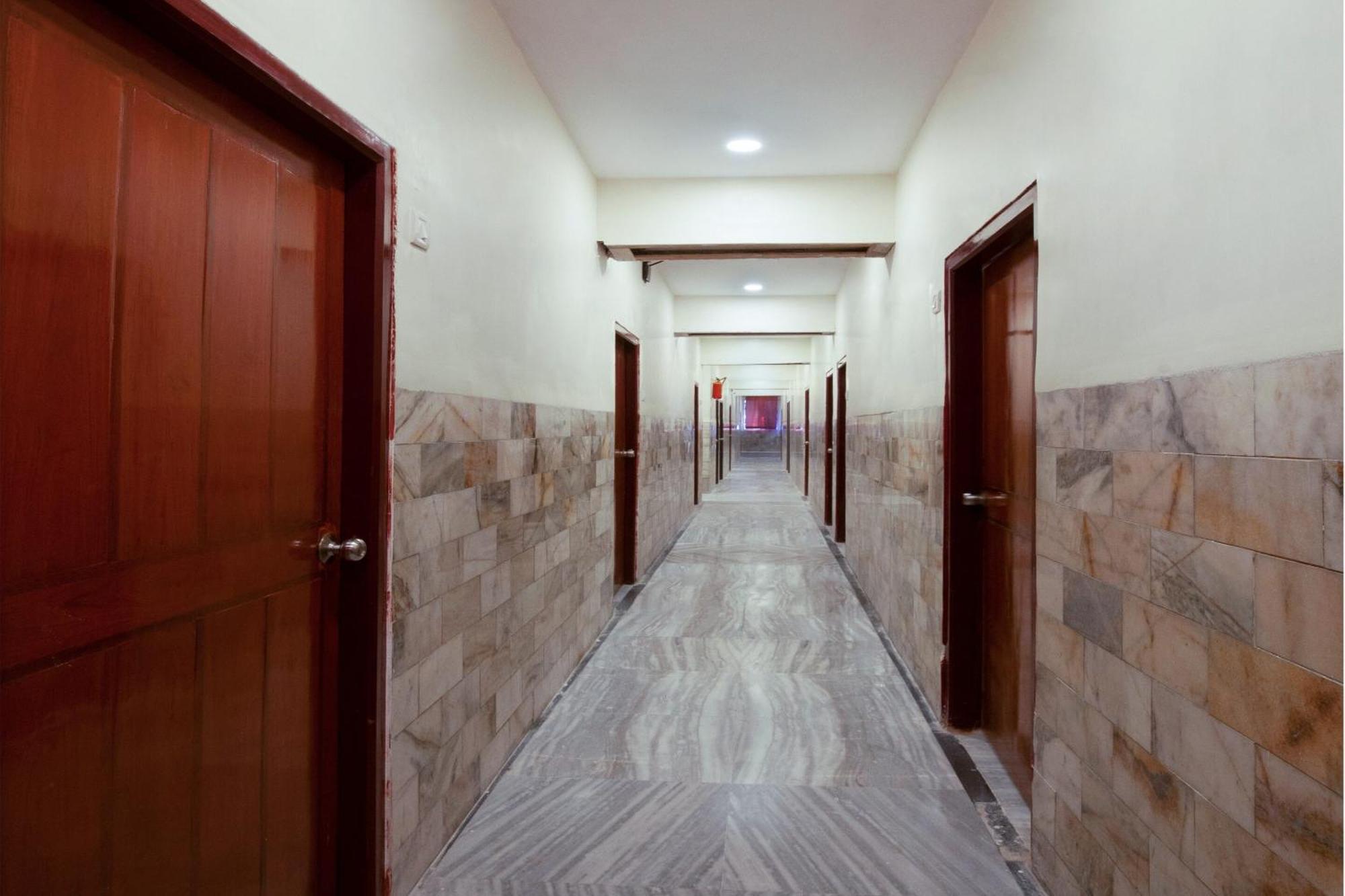 Super Hotel O Holiday Rani Gunj Opp Punjab National Bank Secundurabad Extérieur photo
