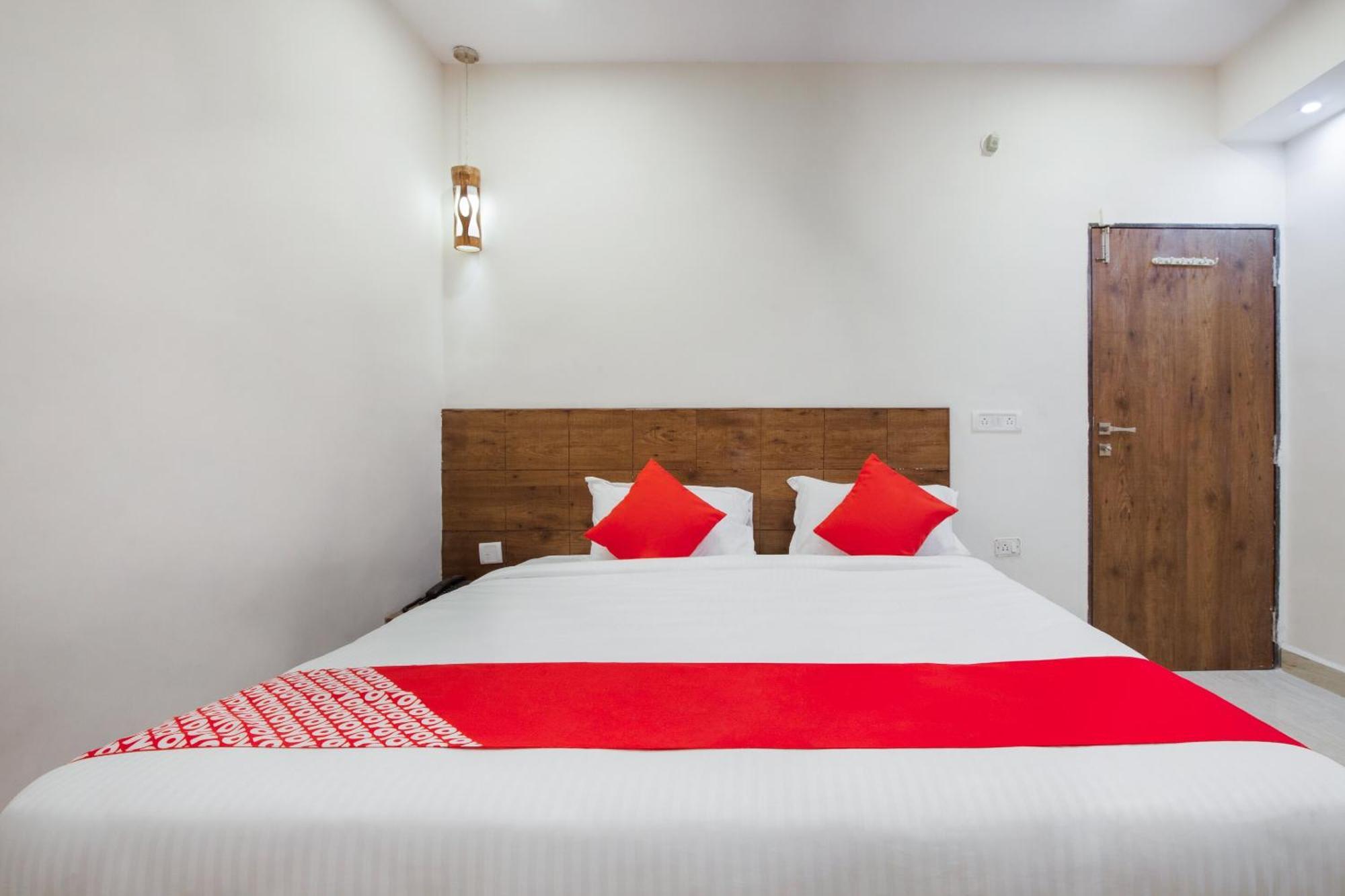 Super Hotel O Holiday Rani Gunj Opp Punjab National Bank Secundurabad Extérieur photo